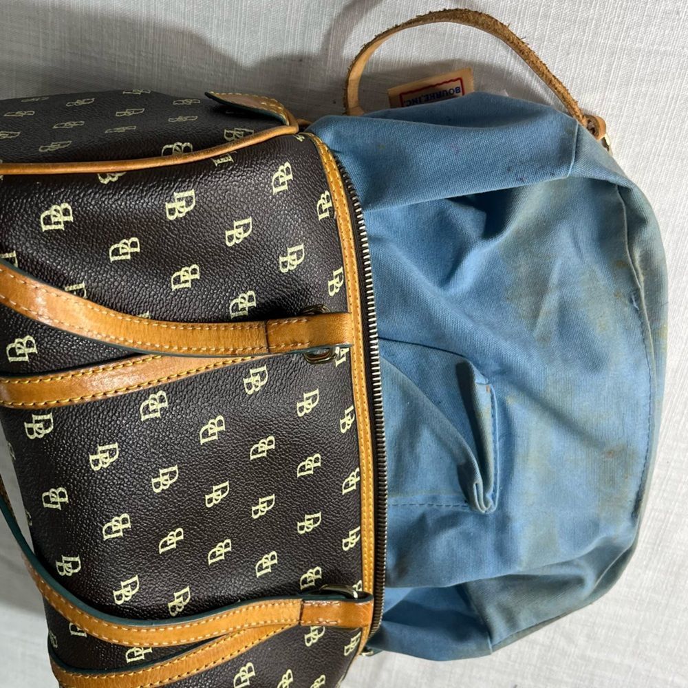 Dooney & Bourke Signature Brown Leather Barrel Bag / Purse - Picture 11 of 11